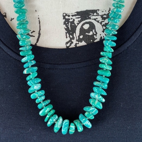 Turquoise Colored Glass Bead Necklace - Picture 2 of 3